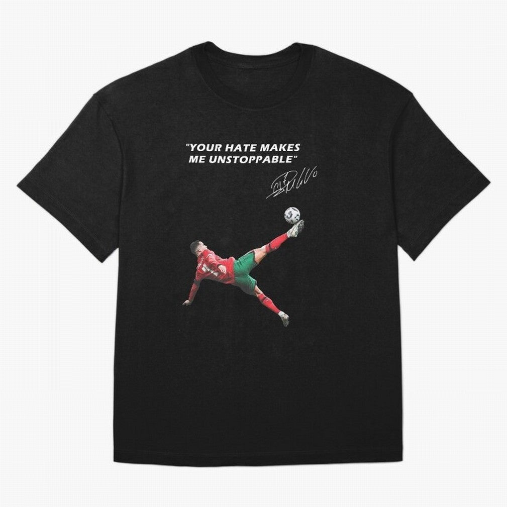 Cristiano Ronaldo Footballer Oversized T-Shirt Relive Match Day Hype around FIFA World Cup 2026 USA Canada Mexico, Mbappe and Neymar, Brazil, Retro Football Energy, Iconic Rivalries, Trophy Chase Drama and Stadium Atmosphere; Ideal for Fans Who