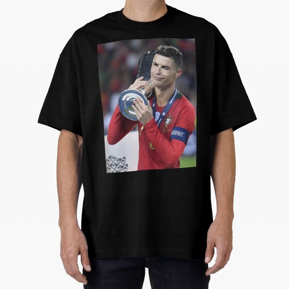 Todos Portugal 2019 CR7 Oversized T-Shirt Relive Legendary Nights from FIFA World Cup 2026 Group Stage Centered on Haaland, Portugal, Spain and Germany Energy, Champion Mindset, Group Stage Buzz, Knockout Tension and Passionate Fan Culture; Made