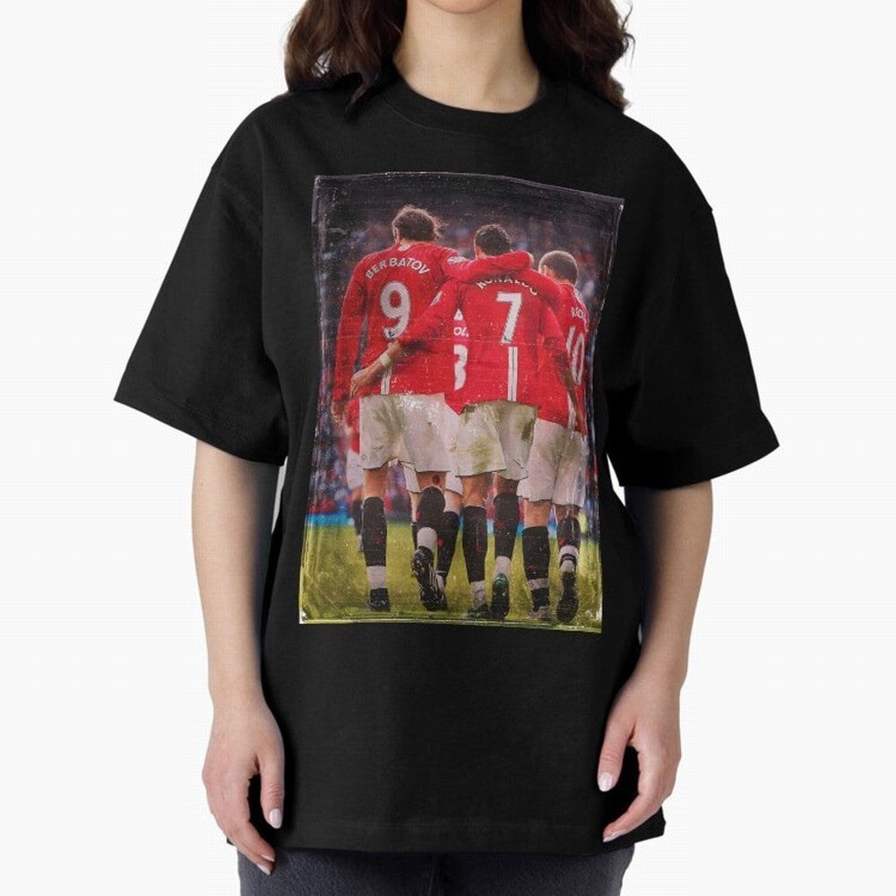 Ronaldo Berbatov Rooney Oversized T-Shirt Discover Match Day Hype around FIFA World Cup 2026, Messi, CR7 and Mbappe, Argentina and Brazil, Retro Football Energy, Iconic Rivalries, Trophy Chase Drama and Stadium Atmosphere; Ideal for Passionate Fans
