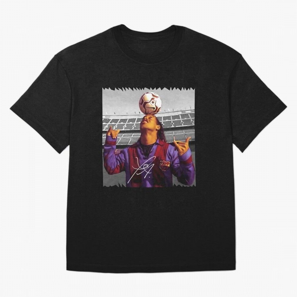 Ronaldinho - vintage Oversized T-Shirt Relive Legendary Nights from FIFA World Cup 2026 Group Stage Connected to Messi and Cristiano Ronaldo, Netherlands Energy, Vintage Soccer Flavor, Modern Football Stars, National Flags and Final Night Emotion;