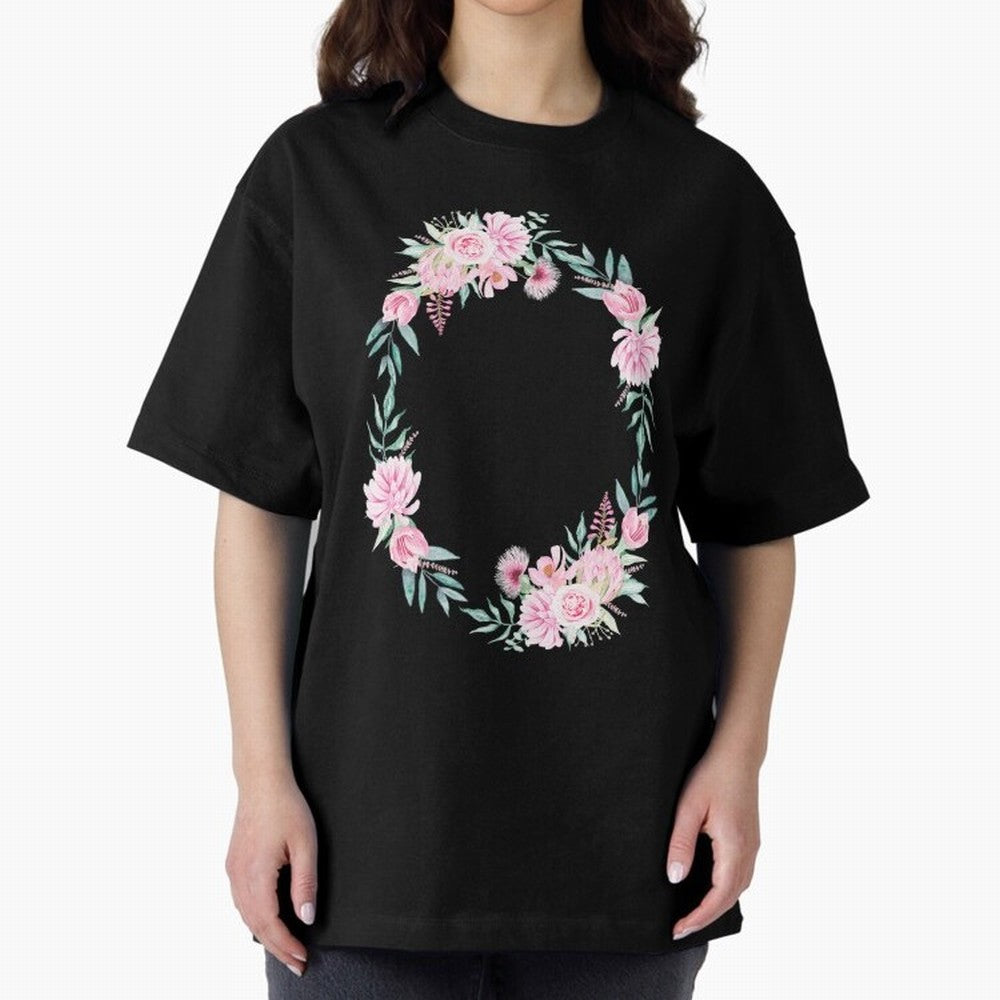 Proverbios 31:25 ¨C Est¨¢ vestida de fuerza y dignidad | Vers¨ªculo B¨ªblico Floral | Mujer de Fe Oversized T-Shirt Honor the Beautiful Game during FIFA World Cup 2026 USA Canada Mexico for Fans of Messi and Cristiano Ronaldo and Spain, Bringing