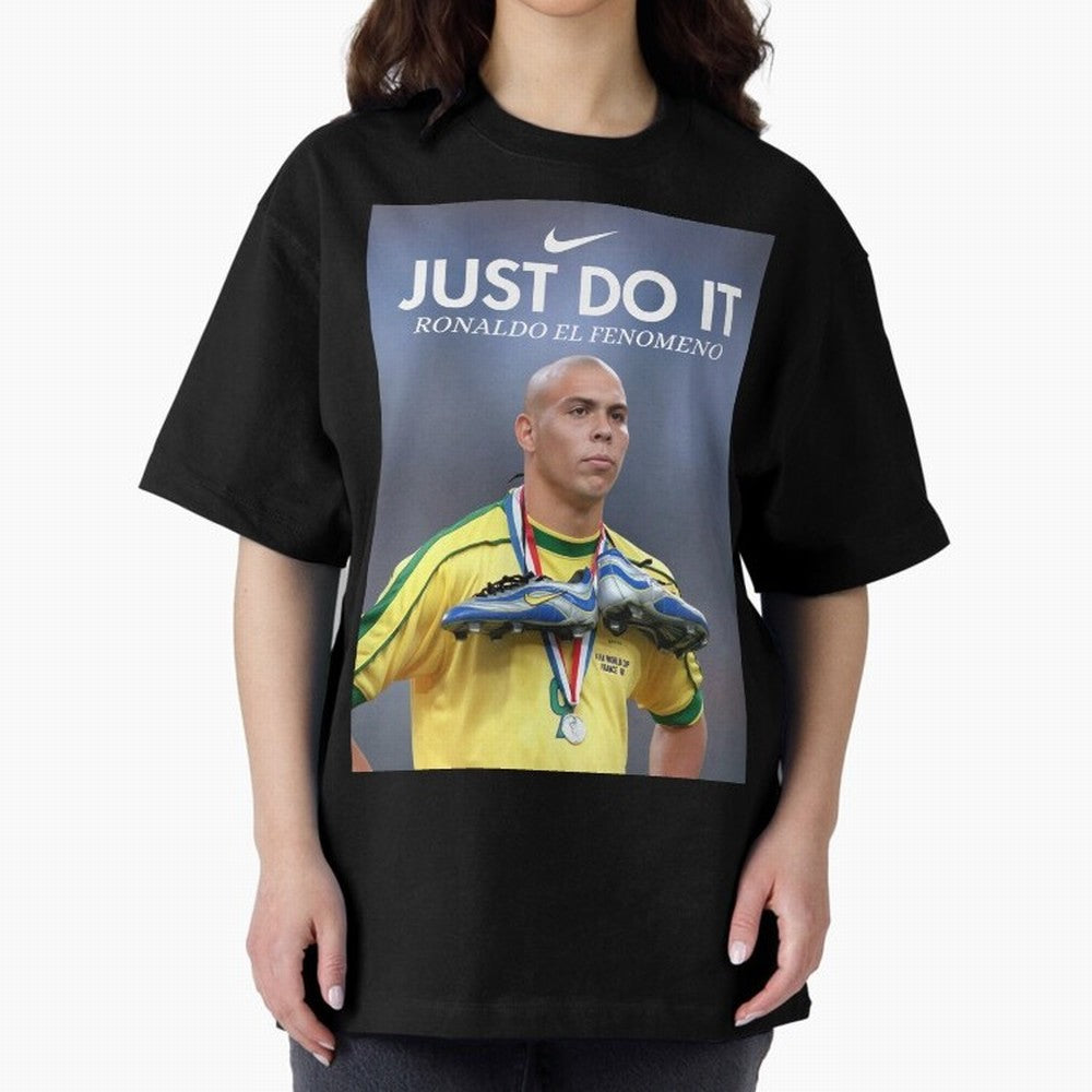 Ronaldo Fenomeno, Ronaldo Nazario Poster, Vintage Sports Decor, Living Room Decor For Walls, Sports Bedroom Decor, Game Room Decor, R9 Oversized T-Shirt Celebrate Rivalries and Pride in Global Football Passion for FIFA World Cup 2026 USA Canada