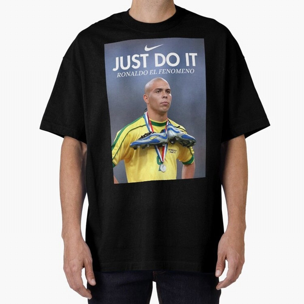 Ronaldo Fenomeno, Ronaldo Nazario Poster, Vintage Sports Decor, Living Room Decor For Walls, Sports Bedroom Decor, Game Room Decor, R9 Oversized T-Shirt Celebrate Rivalries and Pride in Global Football Passion for FIFA World Cup 2026 USA Canada