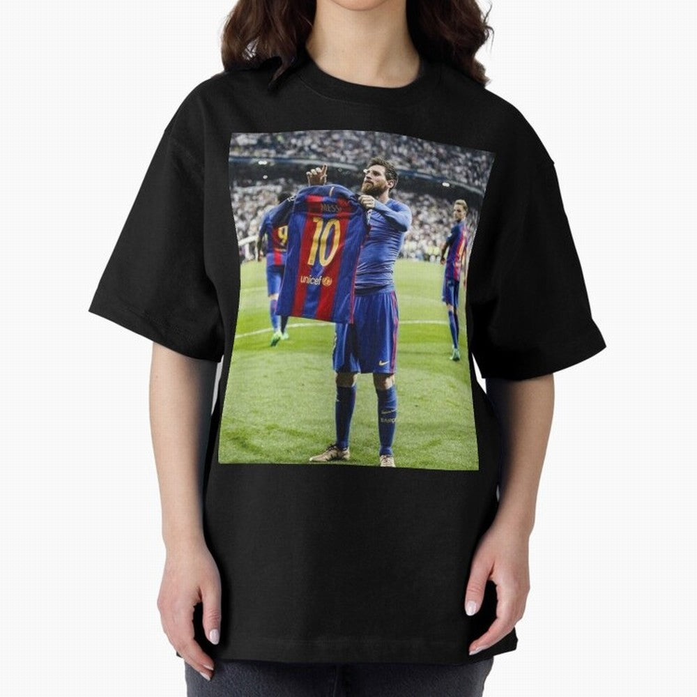 Lional Messi Poster Design Oversized T-Shirt Feel the Trophy Chase of FIFA World Cup 2026 for Fans of Messi and Argentina, France and Brazil, Bringing Sports Nostalgia, International Competition, Famous Players and Unforgettable Victories; Ideal