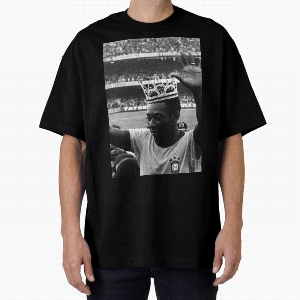 Pel¨¦ wears the crown Classic T-Shirt Bring World Football Passion into Global Football Passion for FIFA World Cup 2026, Celebrating CR7 and Messi, Argentina and Brazil, Football Passion, Legendary Performances, Festival Vibes and Supporter