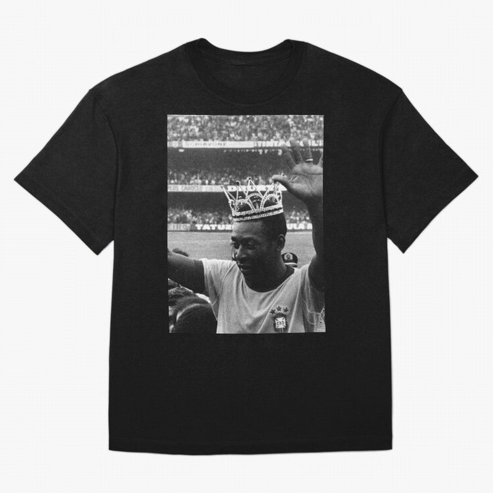 Pel¨¦ wears the crown Classic T-Shirt Bring World Football Passion into Global Football Passion for FIFA World Cup 2026, Celebrating CR7 and Messi, Argentina and Brazil, Football Passion, Legendary Performances, Festival Vibes and Supporter