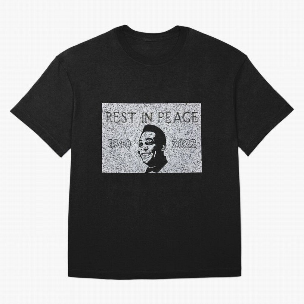 RIP Pel¨¦, 1940-2022 Oversized T-Shirt Show Your Love for FIFA World Cup 2026 for Fans of Mbappe and France, Bringing Match Day Excitement, Supporter Culture, Golden Goals and Global Football Passion; Created for Match Day Parties, Soccer Gifts,