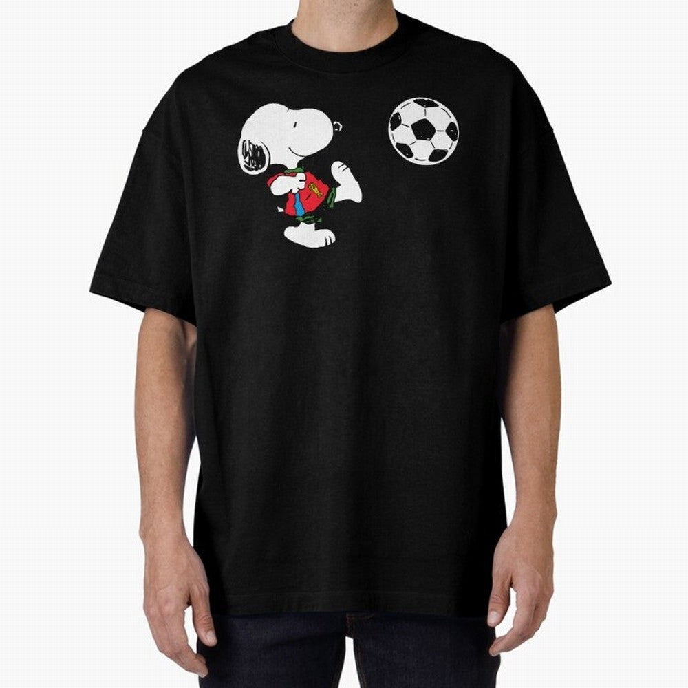 SNOOPY Football - FIFA World Cup 2026 Oversized T-Shirt Build FIFA World Cup 2026 Group Stage for Fans of Cristiano Ronaldo and England and Germany, Bringing Vintage Soccer Flavor, Modern Football Stars, National Flags and Final Night Emotion;
