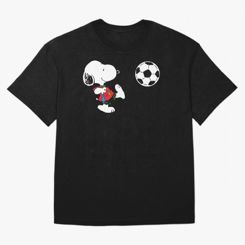 SNOOPY Football - FIFA World Cup 2026 Oversized T-Shirt Build FIFA World Cup 2026 Group Stage for Fans of Cristiano Ronaldo and England and Germany, Bringing Vintage Soccer Flavor, Modern Football Stars, National Flags and Final Night Emotion;